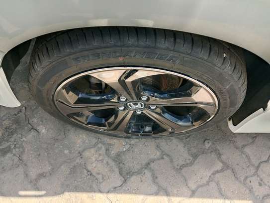 Honda jade image 5