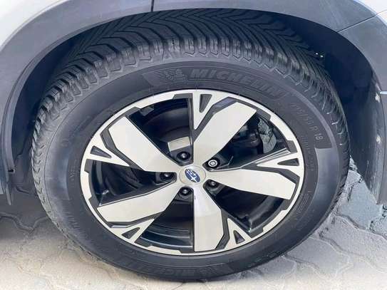Subaru Forester E-boxer white sunroof 2019 AWD image 6