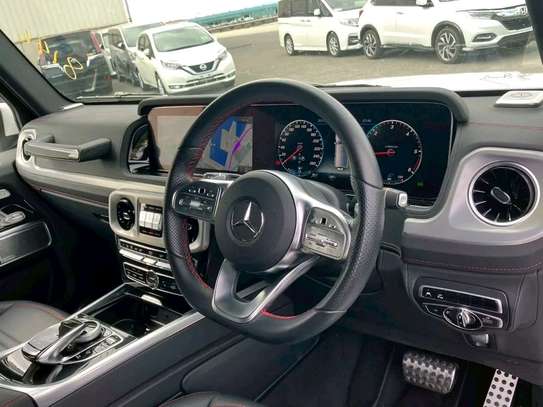 Mercedes Benz G400d image 15