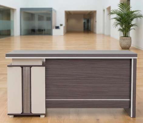 Office Desks : 140cm Executive Office Desk image 2