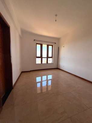 3 Bed Apartment with En Suite in Kilimani image 12