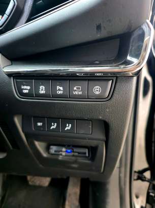 MAZDA AXELA SKYACTIV X image 8