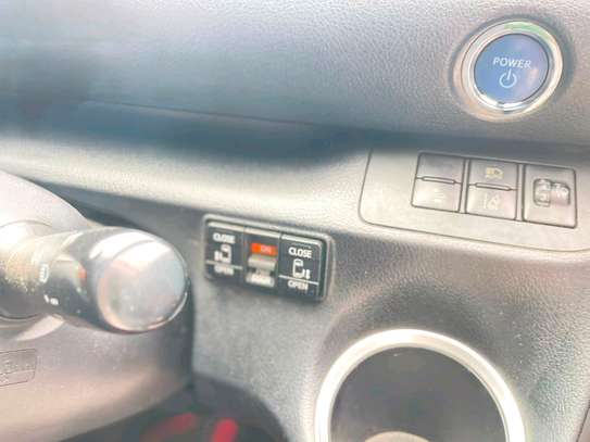 TOYOTA SIENTA HYBRID 7 SEATER 2017MODEL image 5