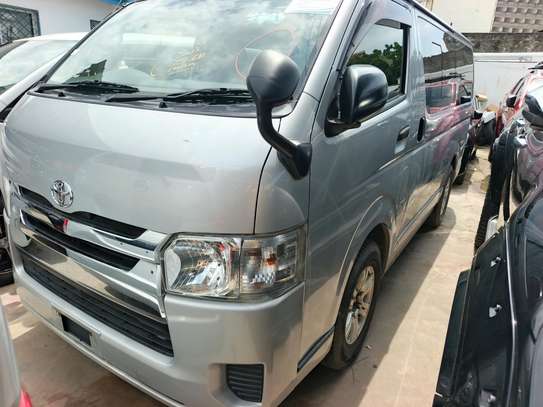 Toyota Hiace petrol 2018 image 14