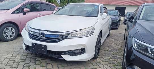 Honda Accord hybrid white 2018 image 2