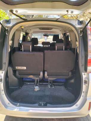TOYOTA NOAH NEW SHAPE 2014 MODEL image 7