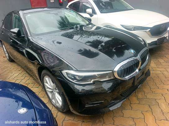 BMW 320i image 11