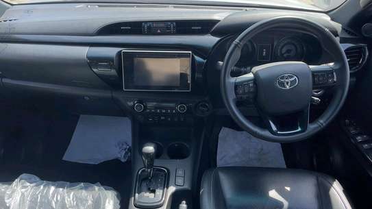 TOYOTA HILUX ROGUE DOUBLE CAB 2018MODEL image 10