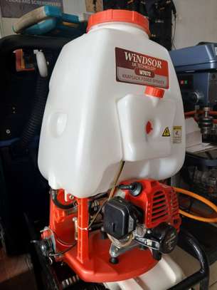 Windsor W972 Gasoline Knapsack Sprayer 20L image 2
