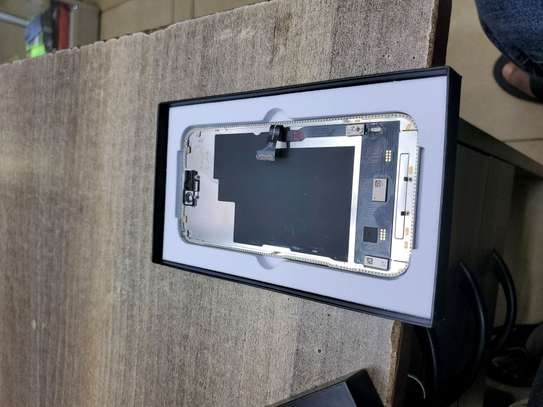 iPhone 15 pro original GX screen image 2
