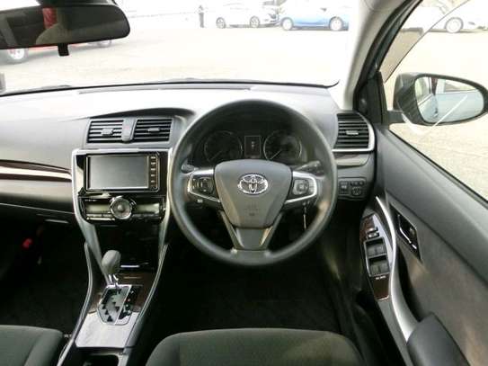 Toyota premio image 6