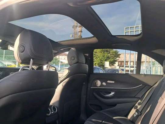Mercedes Benz  E300 image 9