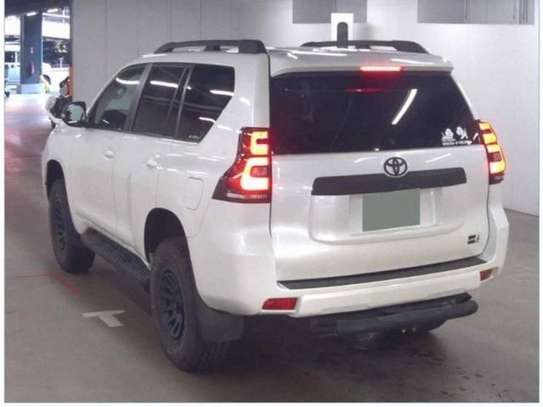 2019 TOYOTA LAND CRUISER PRADO TX 4WD image 4