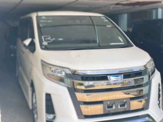 TOYOTA NOAH WXB HYBRID 2019MODEL image 10