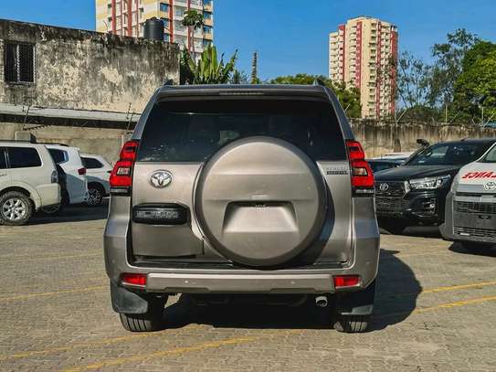Toyota land cruiser Prado Kakadu 2020 Diesel image 12