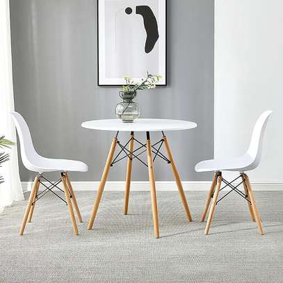 White Home/Office Eames Round Dinning Table image 6