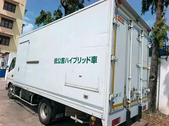 Hino Dutro freezer image 6