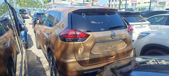 Nissan SUV X-Trail 2019 Gold Spacious Smooth Ride image 12