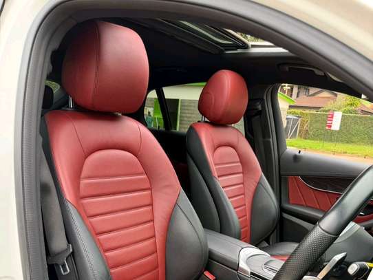 2019 Mercedes Benz GLC220d image 3