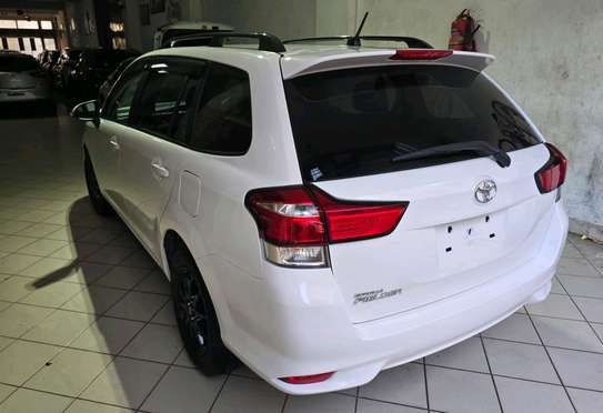 Toyota corolla Fielder White 2019 2WD image 6