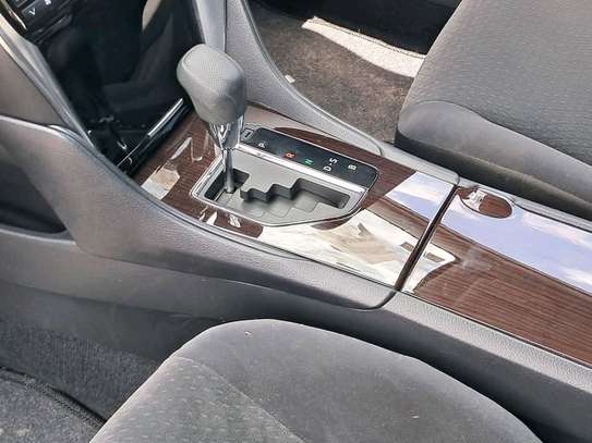 TOYOTA PREMIO 2019 image 3