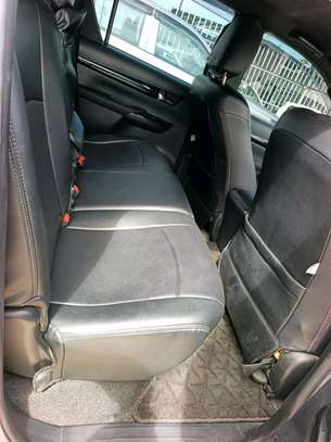 Toyota hilux double black image 15