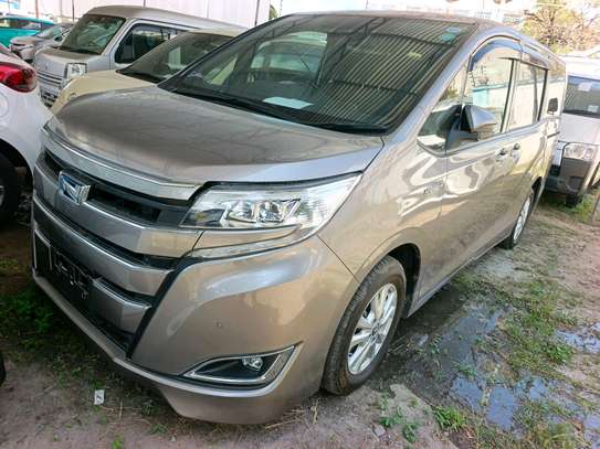 Toyota Noah hybrid grey image 4