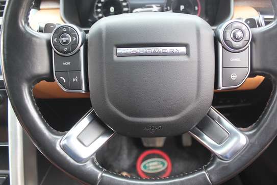 Landrover Discovery 5 7 Seater 2018 75,000 Kms image 8