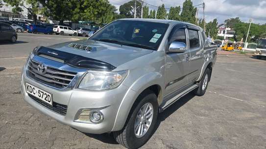 TOYOTA HILUX DOUBLE CABIN 2015MODEL DIESEL image 6