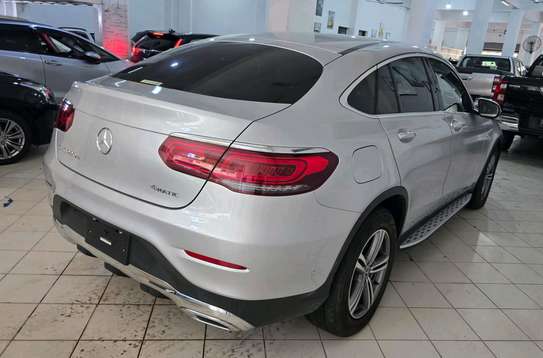 Mercedes-Benz coupe 2020 Sleek Silver Luxury Performance image 13