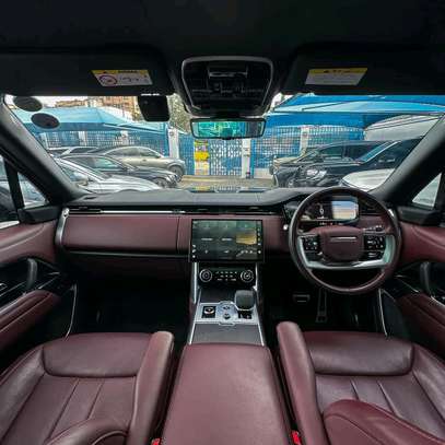 Land Rover Range Rover Vogue Black Luxury SUV image 5