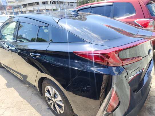 Toyota Prius plug-in hybrid Sport 2018 image 9