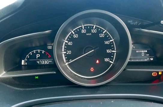 Mazda axela hatchback petrol ⛽️ image 7