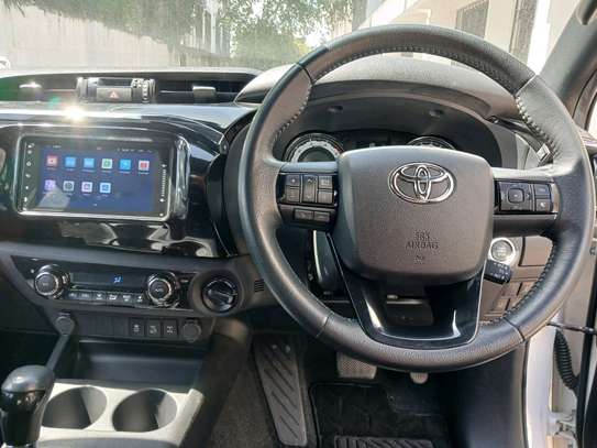 Toyota hilux double cub for sale in Kenya image 12