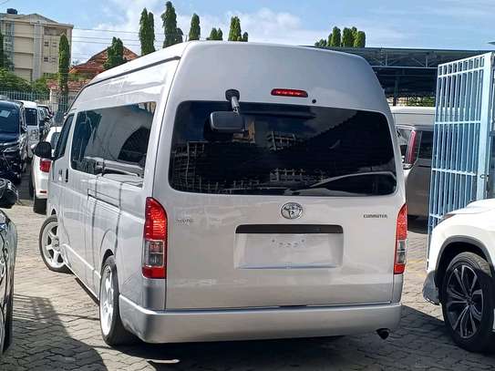 toyota hiace commuter 9l manual on offer image 4