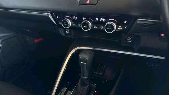 NEW SHAPE HONDA VEZEL e-HEV image 8