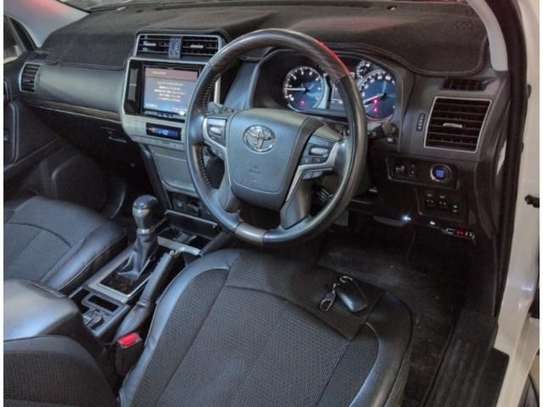 2019 TOYOTA LAND CRUISER PRADO TX 4WD image 3