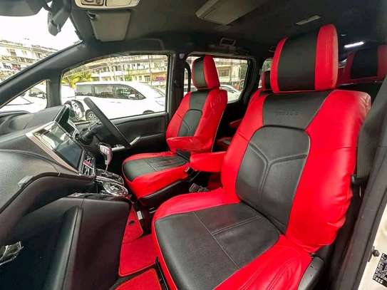 Toyota Noah hybrid white WxB ZRR 2019 image 9