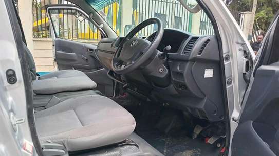 TOYOTA HIACE 9L image 7