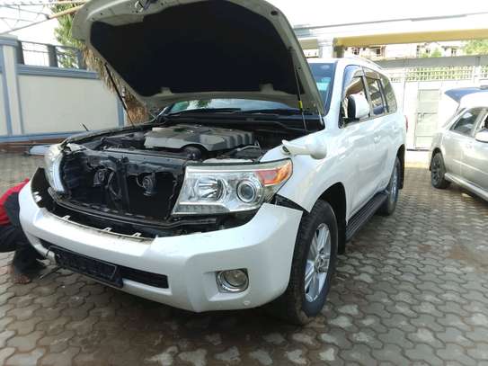 Toyota LC 200 2008 body upgrade to 2020 version image 2