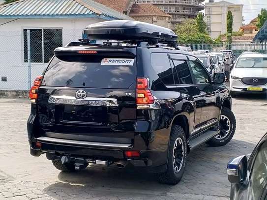 Toyota landcruiser Prado image 3