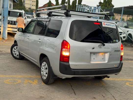 Toyota  succeed silver image 10