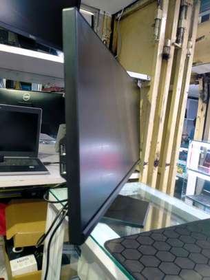 Dell 29 inches edge to edge monitor image 2