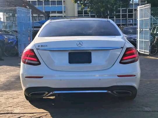 Mercedes Benz  E300 image 10