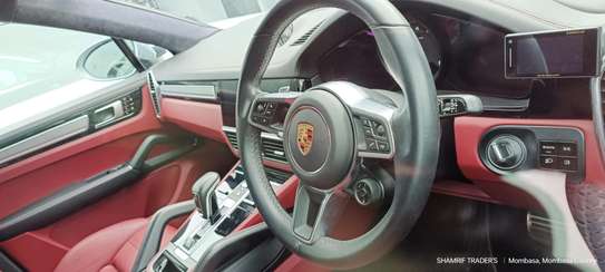 Porsche Cayenne Turbo 2019 Silver image 7