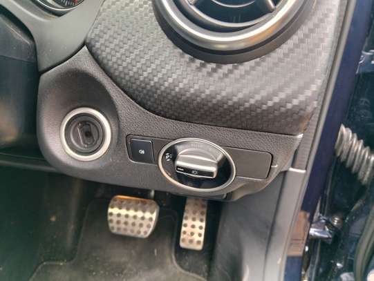 Mercedes A180 with sunroof image 5