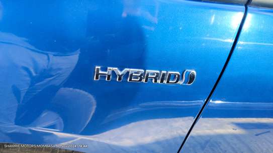 Toyota Vitz Hybrid 2018 2wd image 5
