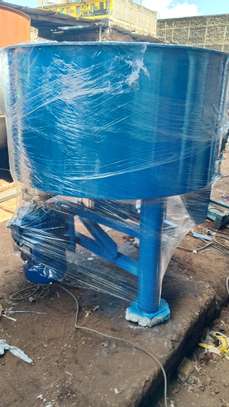 Concrete pan mixer image 2