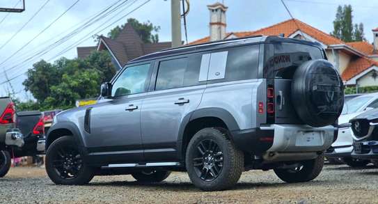 2020 Land Rover defender 110 image 4
