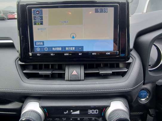Toyota RAV4 SUV White Stylish Comfortable image 9